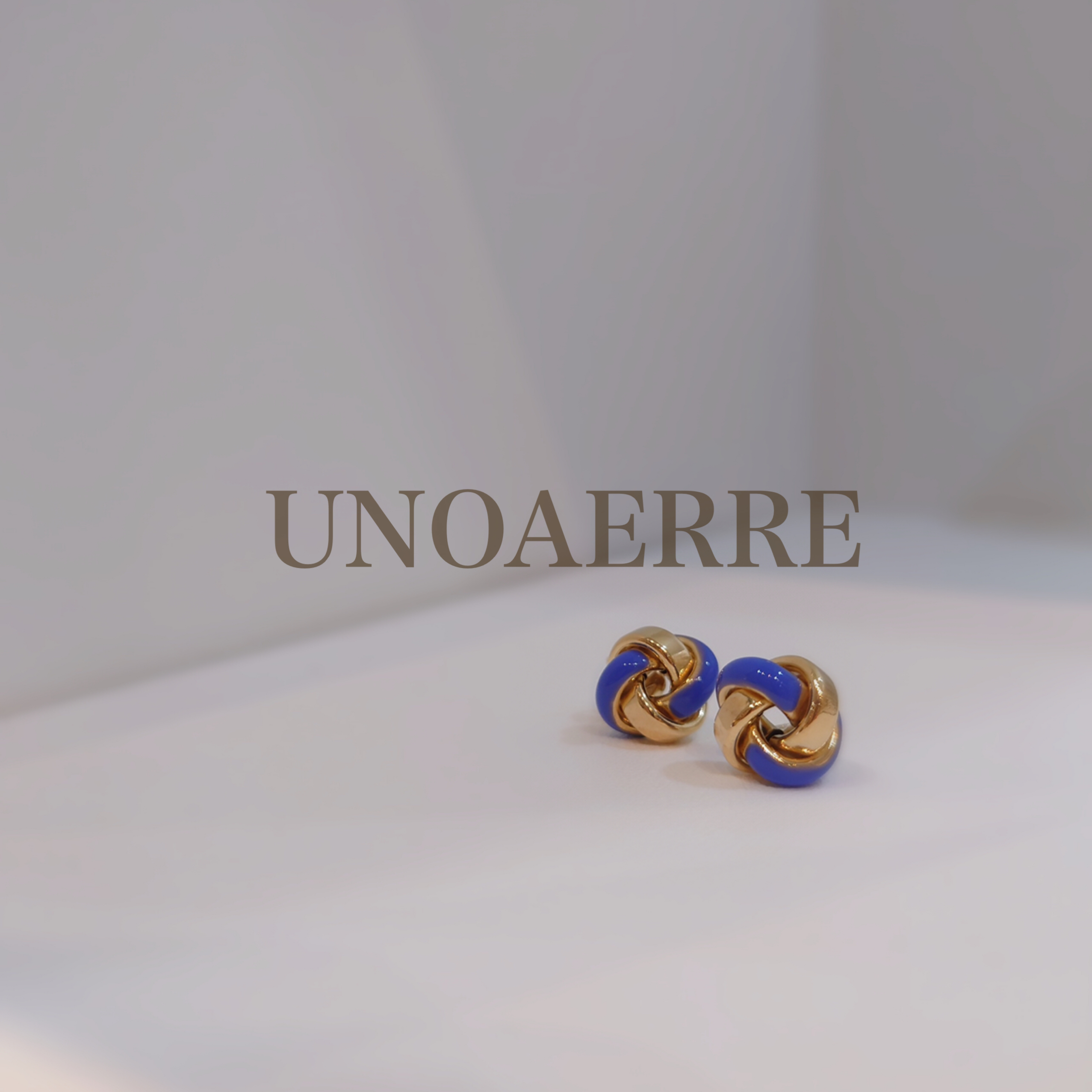 UNOAERRE-ウノアエレ-】ラブノットシリーズ◇結び目ピアス【安心堂富士 