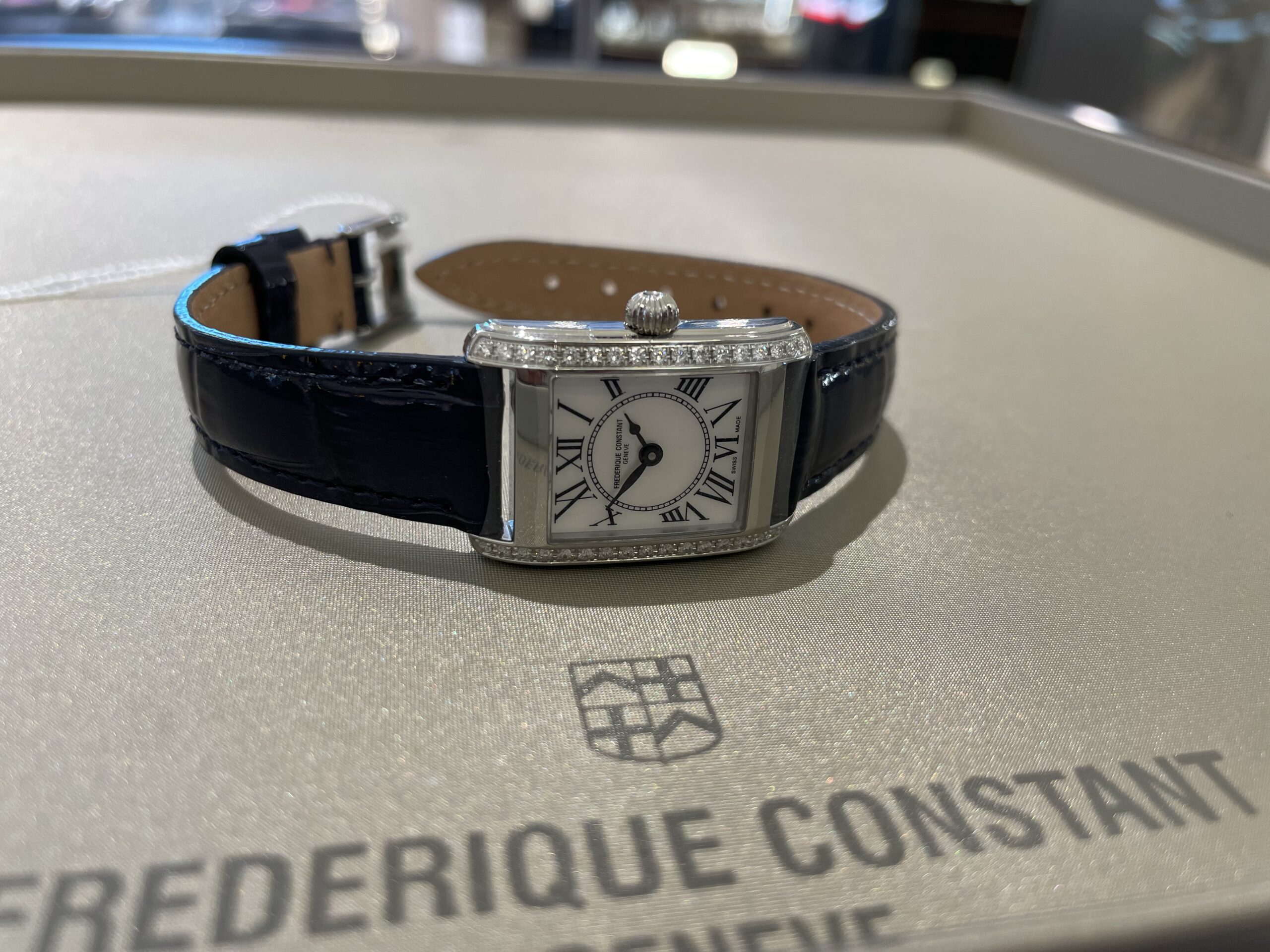 FREDERIQUE CONSTANT アナログ腕時計 FREDERIQUE CONSTANT】キラキラを手に入れよう！【フレデリック