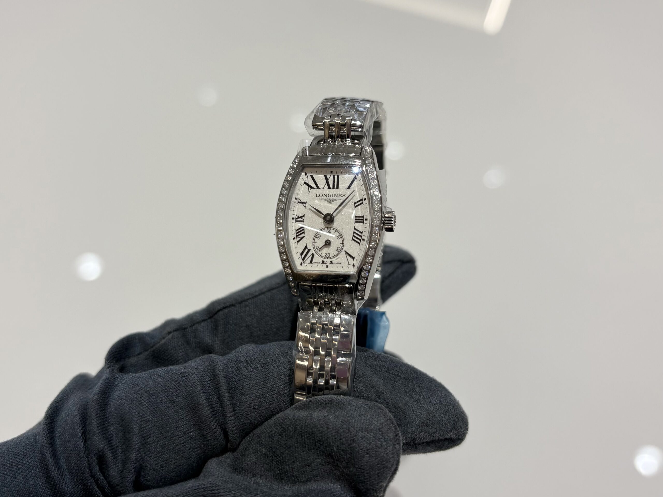 LONGINES】トノー型で高級感を！エヴィデンツァ👗【ロンジン