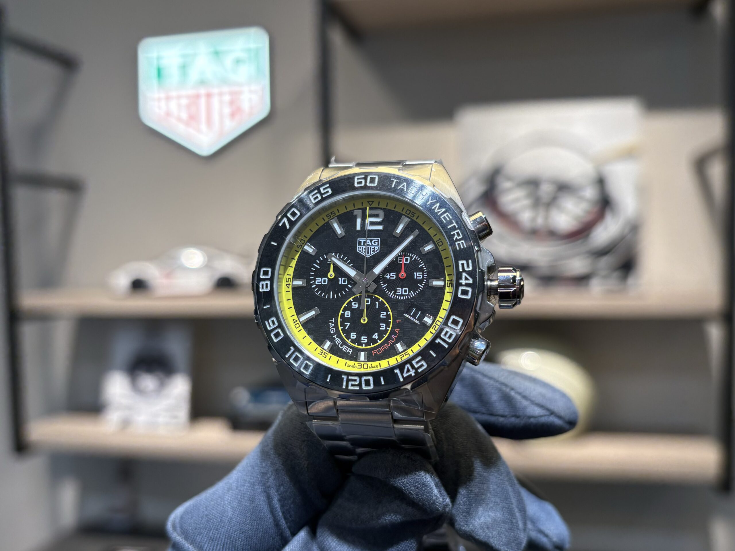 TAG Heuer】イエローで駆け抜けろっ⚡️【タグホイヤー】CAZ101AC