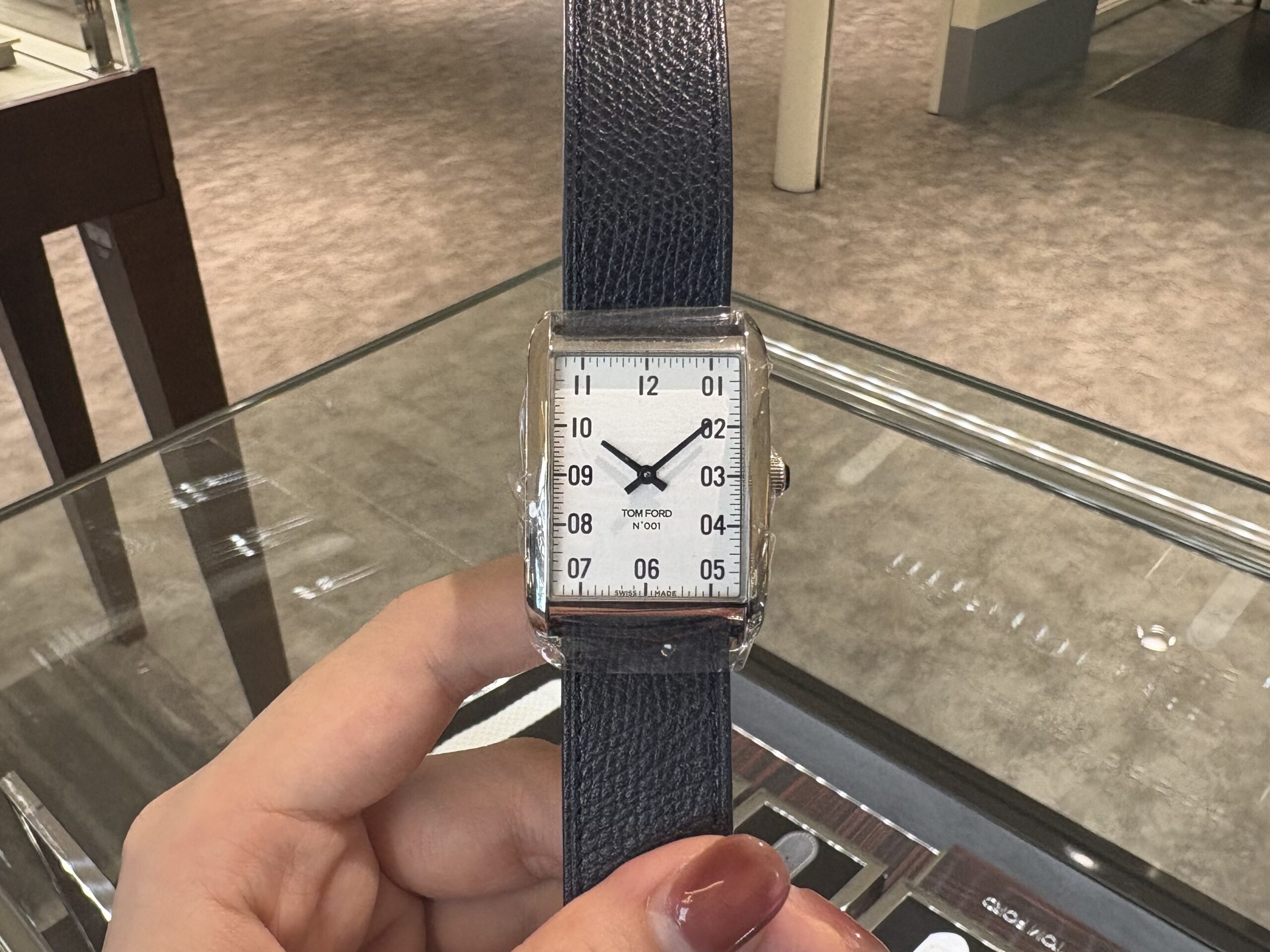 TOM FORD】シンプルでクラシカルな白×青【トムフォード】TF0120268083