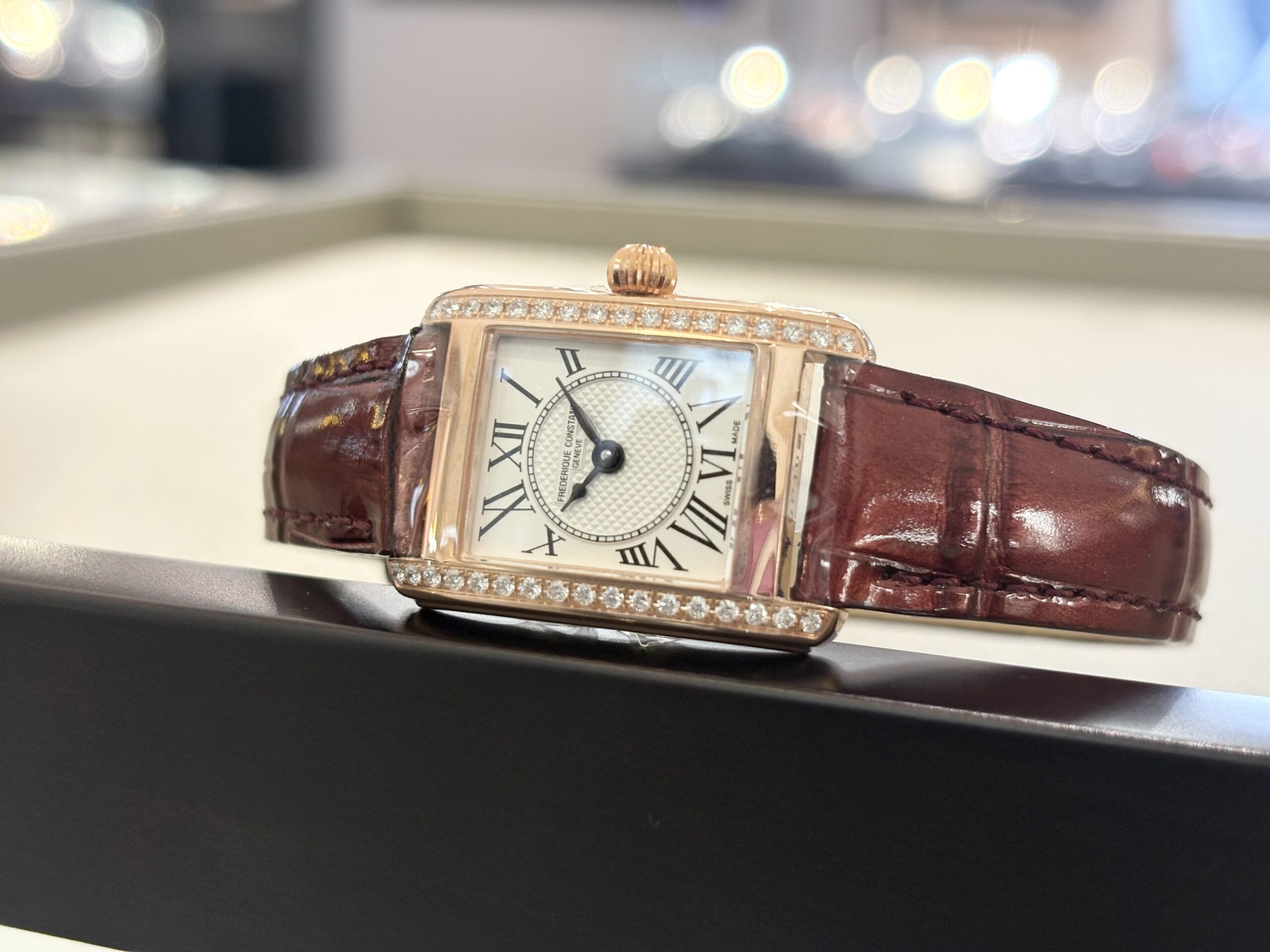 FREDERIQUE CONSTANT】ゴールド×ダイアモンドで華やかに【フレデリック