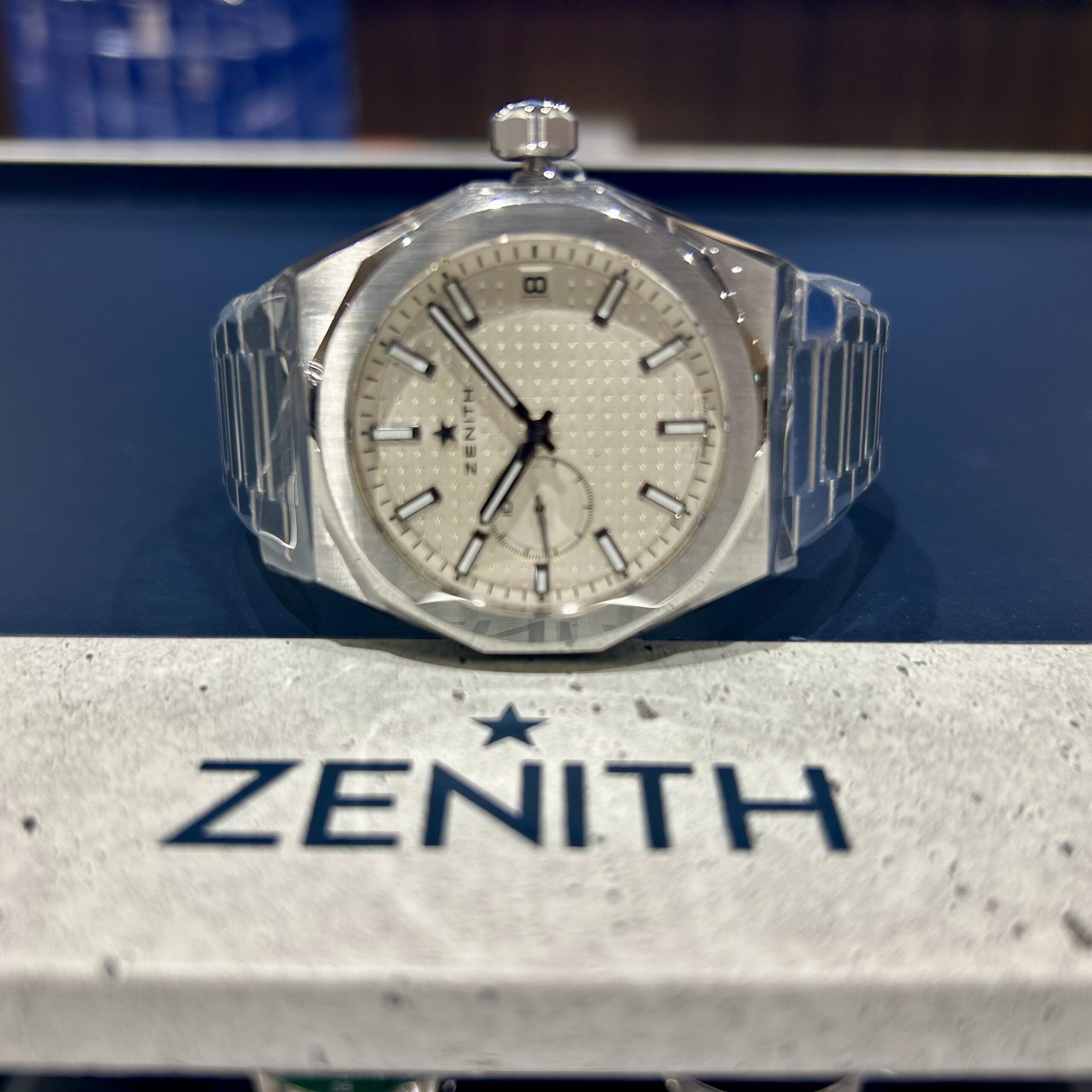 ZENITH】1/10秒を刻む、ゼニスの技術力【ゼニス】03.9300.3620/01.I001 