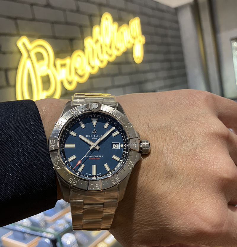 ブライトリング アベンジャー