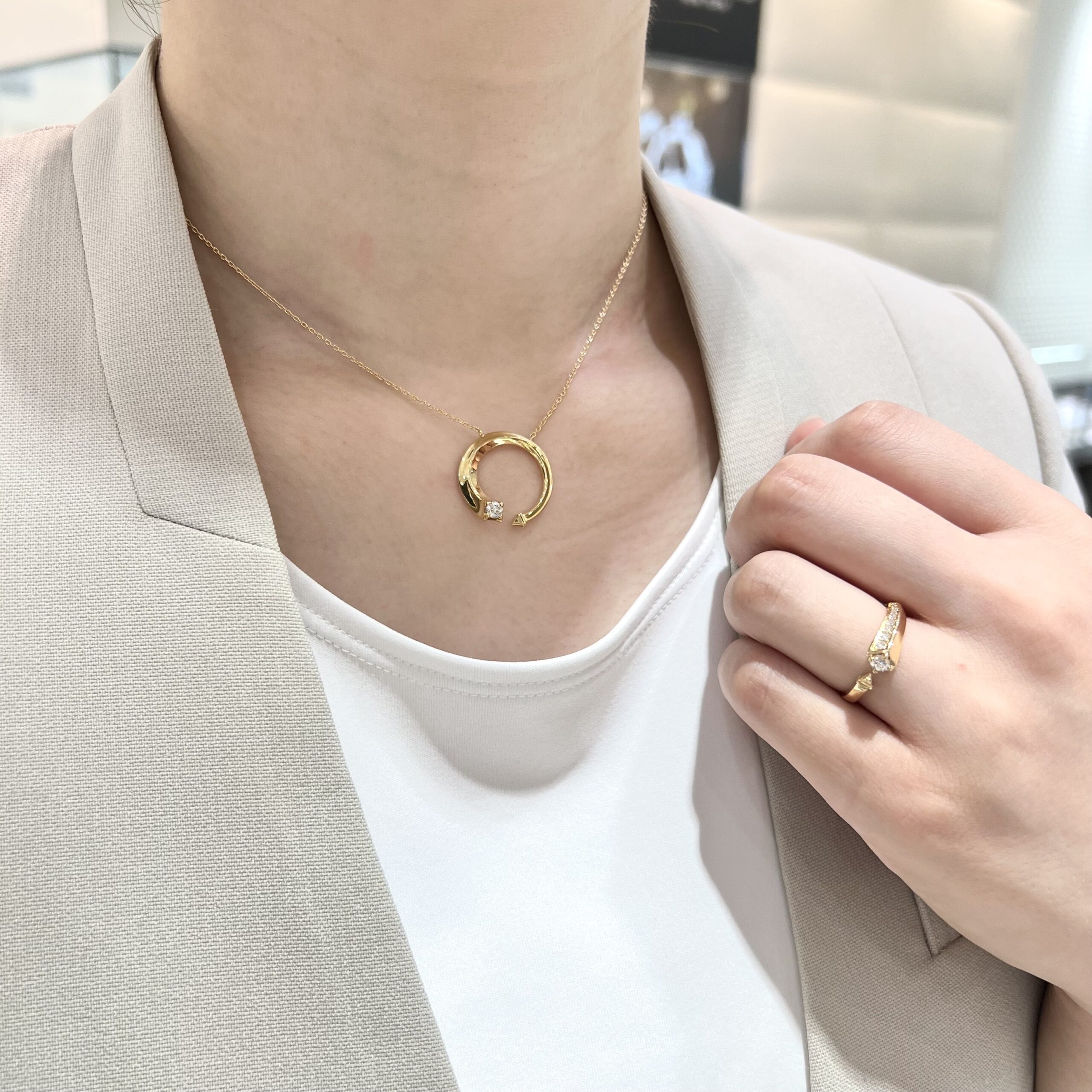De Beers Forevermark】デビアスフォーエバーマーク アヴァンティ