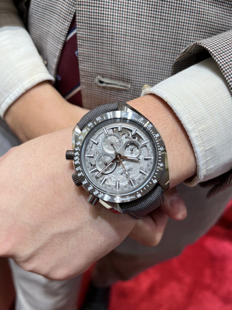 画像に alt 属性が指定されていません。ファイル名: %E3%82%B0%E3%83%AC%E3%83%BC%E3%82%B5%E3%82%A4%E3%83%89%E3%82%AA%E3%83%96%E3%82%B6%E3%83%A0%E3%83%BC%E3%83%B3%E7%9D%80%E7%94%A8%E7%94%BB%E5%83%8F-768x1024.jpeg