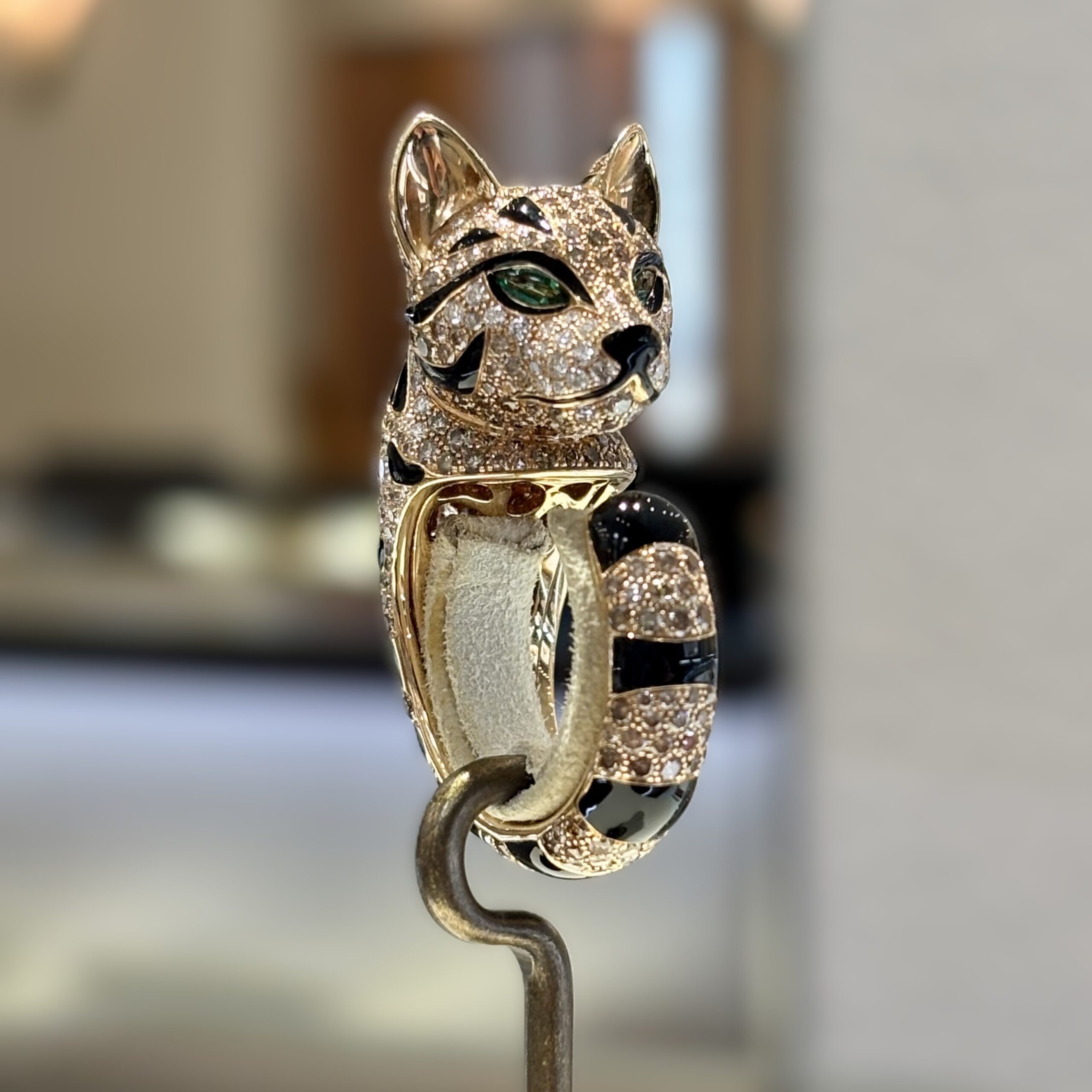 d.i.a. ダイア　トップス　ヒョウ柄　新品未使用品　貴重　レア BOUCHERON】心ときめくアニマルをそばに。【安心堂静岡本店】 - 静岡
