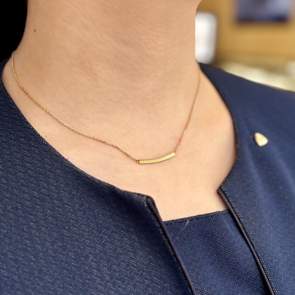 BOUCHERON（ブシュロン） キャトル グログランペンダント（イエローゴールド）の着用イメージ