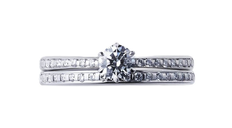 NIWAKAのセットリング婚約指輪「かれん」と結婚指輪「かれん」の重ねづけ