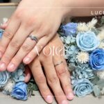 安心堂静岡本店でLUCIE（ルシエ）の婚約指輪「マリーン」と結婚指輪「ドルフィン」を購入したお客様の着用写真