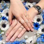 安心堂静岡本店でNIWAKAの結婚指輪「雪佳景（せっかけい）」と「ことほぎ」を購入したお客様の着用写真TOP用